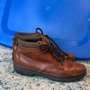 Timberland Women’s Tan Leather Chukka Boots size 6.5